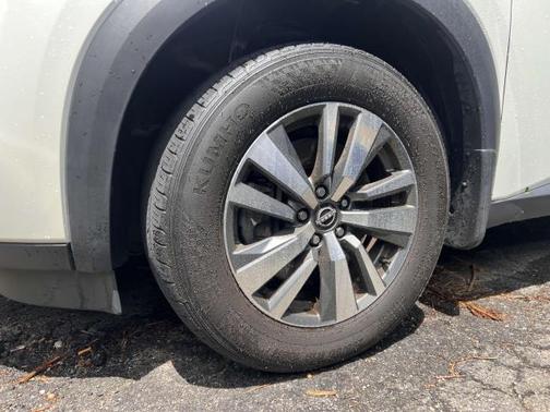 2023 Nissan Pathfinder SL 4WD