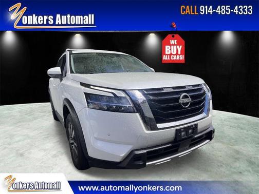 2023 Nissan Pathfinder SL 4WD
