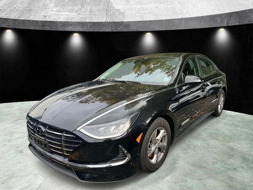 2022 Hyundai SONATA SE