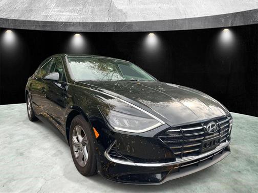 2022 Hyundai SONATA SE