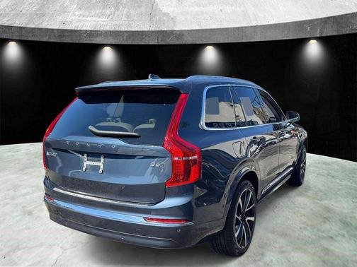 2024 Volvo XC90 B6 Plus Bright Theme 7-Seater
