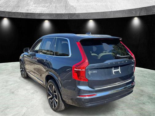 2024 Volvo XC90 B6 Plus Bright Theme 7-Seater