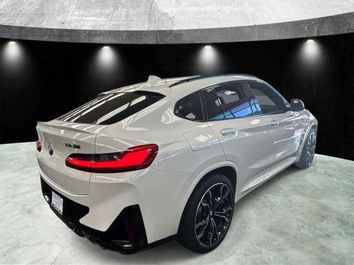 2024 BMW X4 M AWD