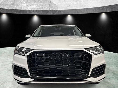 2024 Audi Q7 55 Premium Plus