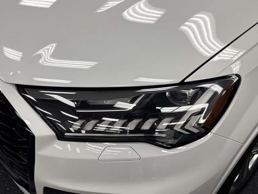 2024 Audi Q7 55 Premium Plus