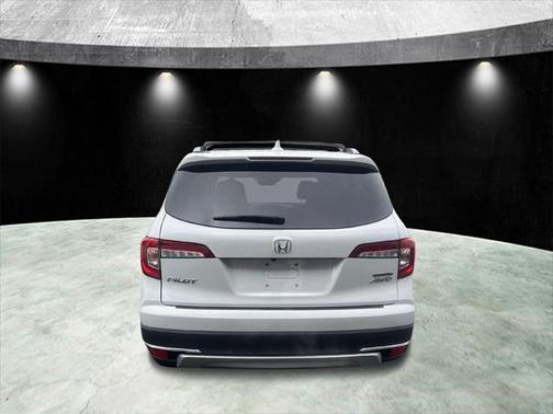 2022 Honda Pilot Touring 8-Passenger