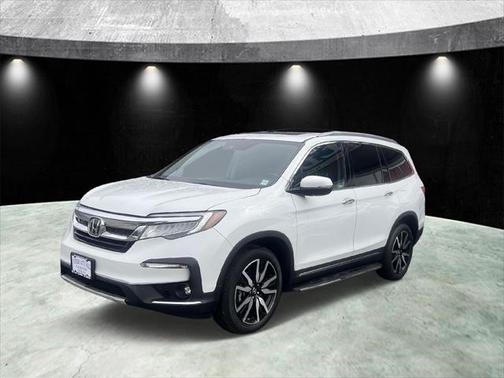 2022 Honda Pilot Touring 8-Passenger