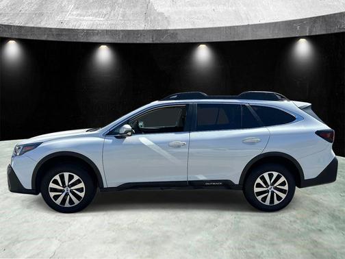 Crystal White Pearl 2022 Subaru Outback Premium