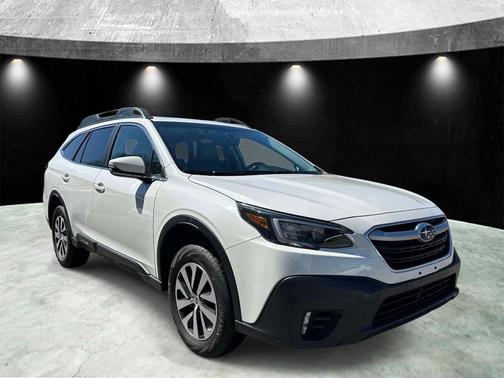Crystal White Pearl 2022 Subaru Outback Premium