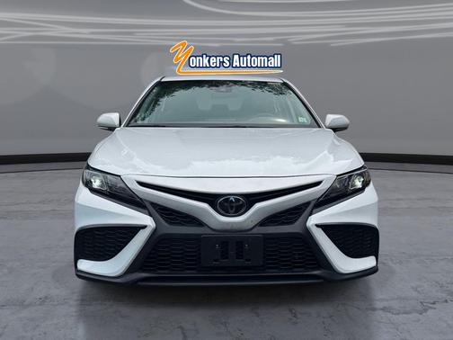 White 2023 Toyota Camry SE
