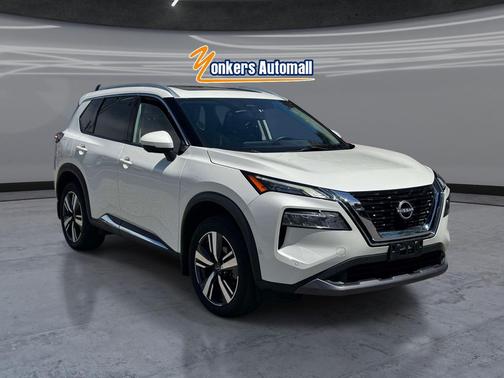 Pearl White Tricoat 2023 Nissan Rogue SL