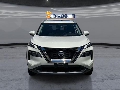 Pearl White Tricoat 2023 Nissan Rogue SL
