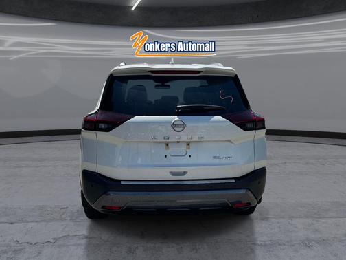Pearl White Tricoat 2023 Nissan Rogue SL