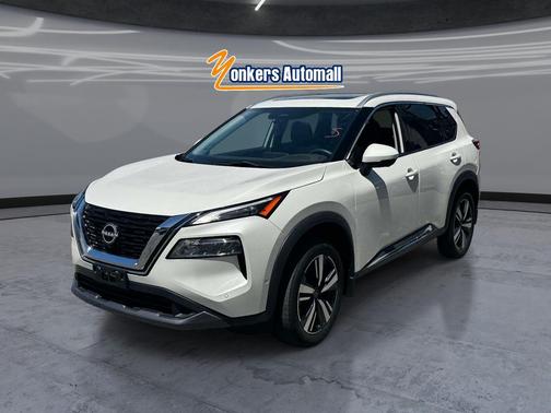 Pearl White Tricoat 2023 Nissan Rogue SL