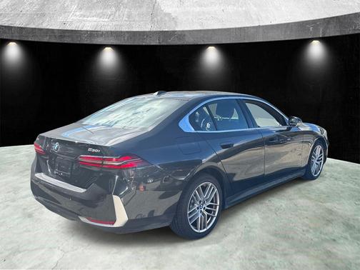 2025 BMW 530 xDrive