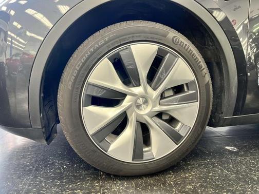 2024 Tesla Model Y Long Range Dual Motor All-Wheel Drive