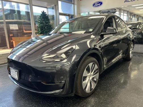 2024 Tesla Model Y Long Range Dual Motor All-Wheel Drive