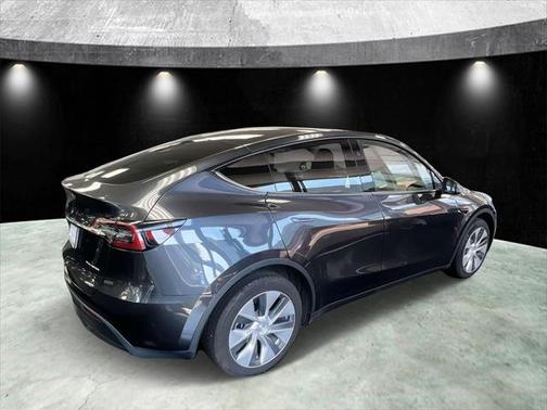 2024 Tesla Model Y Long Range Dual Motor All-Wheel Drive