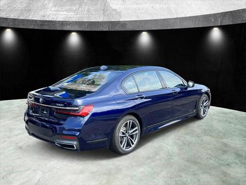 2022 BMW 750 i xDrive