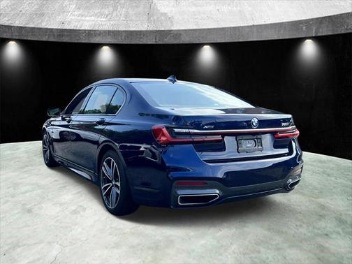 2022 BMW 750 i xDrive