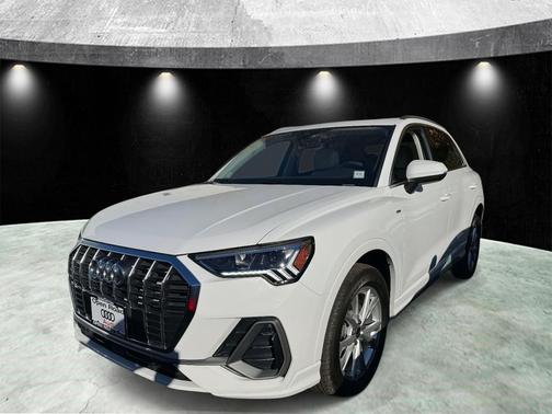 2025 Audi Q3 Premium 45 TFSI S line quattro Tiptronic