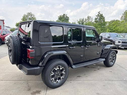 2025 Jeep Wrangler 4-Door Sahara 4x4