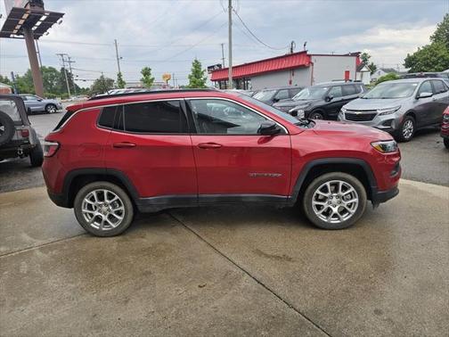 2024 Jeep Compass Latitude Lux