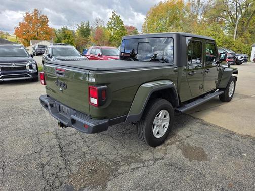 2022 Jeep Gladiator Sport S