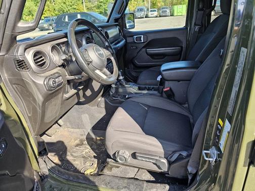 2022 Jeep Gladiator Sport S