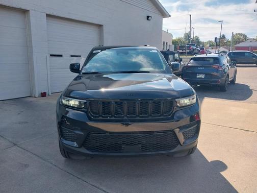 2025 Jeep Grand Cherokee Altitude