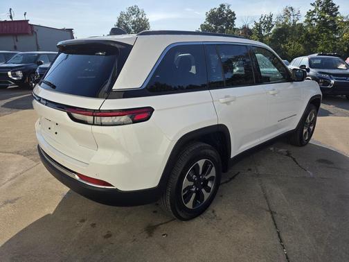 2025 Jeep Grand Cherokee 4xe Base