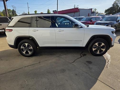 2025 Jeep Grand Cherokee 4xe Base