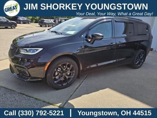 2023 Chrysler Pacifica Touring L