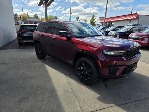 2025 Jeep Grand Cherokee Altitude