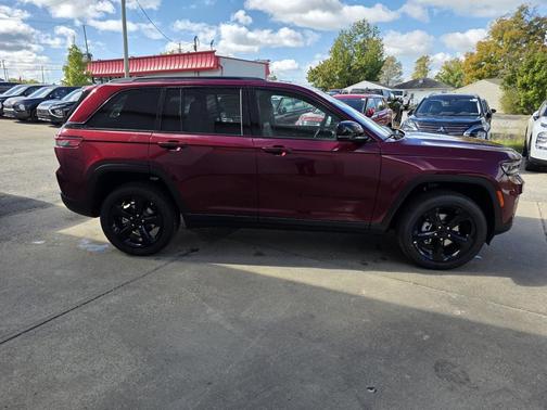 2025 Jeep Grand Cherokee Altitude