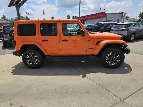 2025 Jeep Wrangler 4-Door Sahara 4x4