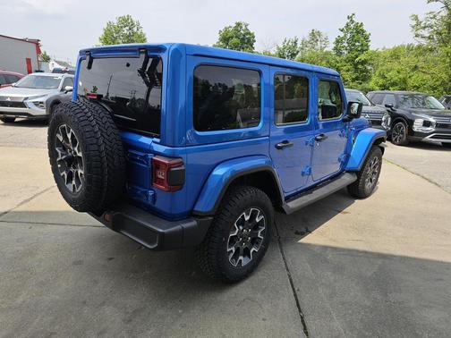 2025 Jeep Wrangler 4-Door Sahara 4x4