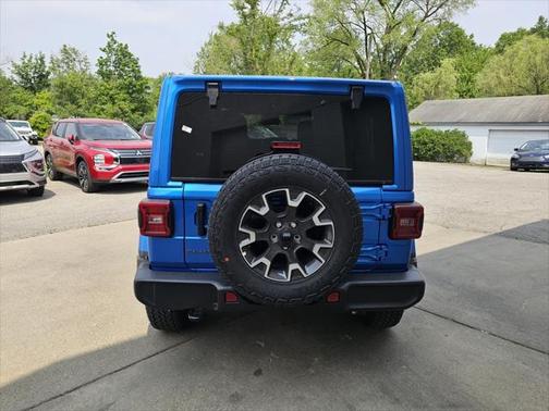 2025 Jeep Wrangler 4-Door Sahara 4x4