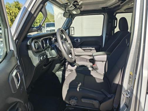 2023 Jeep Gladiator Sport S