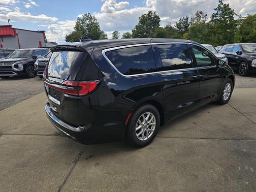 2025 Chrysler Pacifica L
