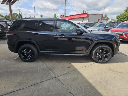 2025 Jeep Grand Cherokee Altitude