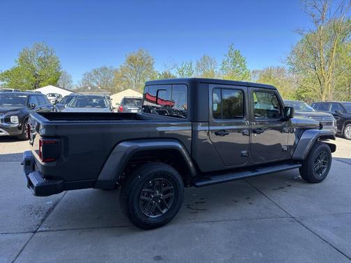 2025 Jeep Gladiator Sport S