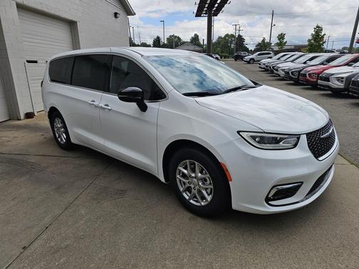 2025 Chrysler Pacifica L
