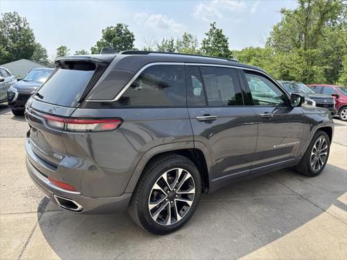 2022 Jeep Grand Cherokee Overland