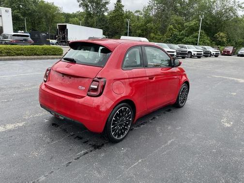 2024 FIAT 500e INSPI(RED) FWD