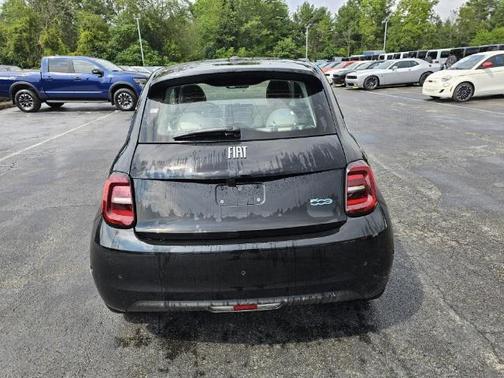2024 FIAT 500e Music FWD