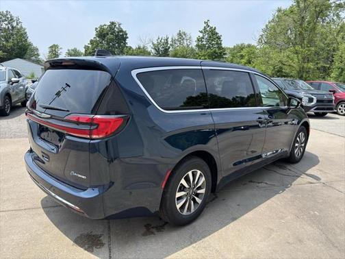 2025 Chrysler Pacifica Hybrid Select