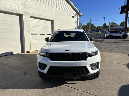 2025 Jeep Grand Cherokee Altitude