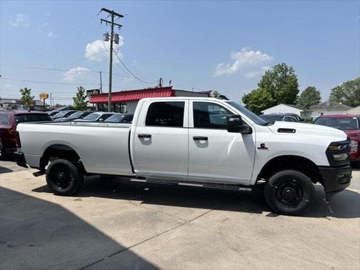 2025 RAM 2500 Tradesman Crew Cab 4x4 8' Box