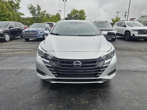 2023 Nissan Versa 1.6 SV